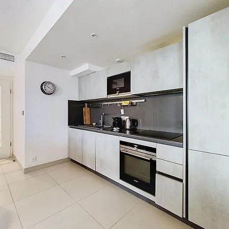 Bay Side Adresse D'exception En Bord De * Антіб